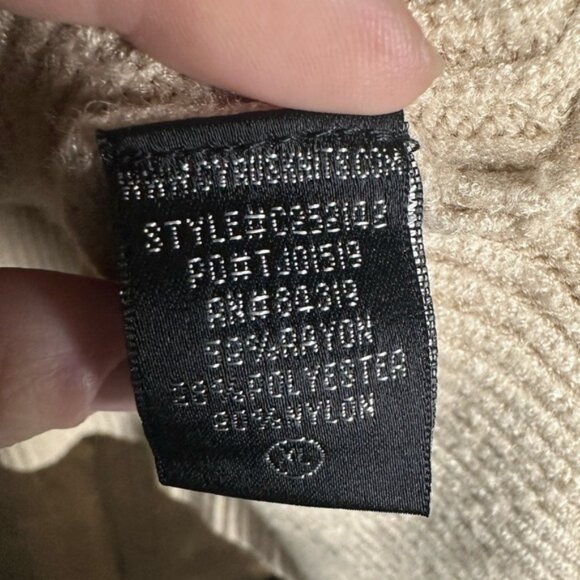 (7)Cyrus XL Crew neck sweater. Pre-loved condition-goodCream/tan color - Picture 4 of 7